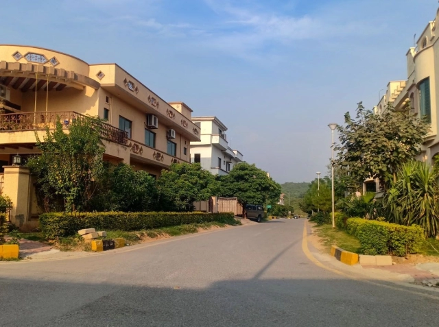  4.2 Marla Full Furnished Flat Available For Rent In E-11 , Islamabad